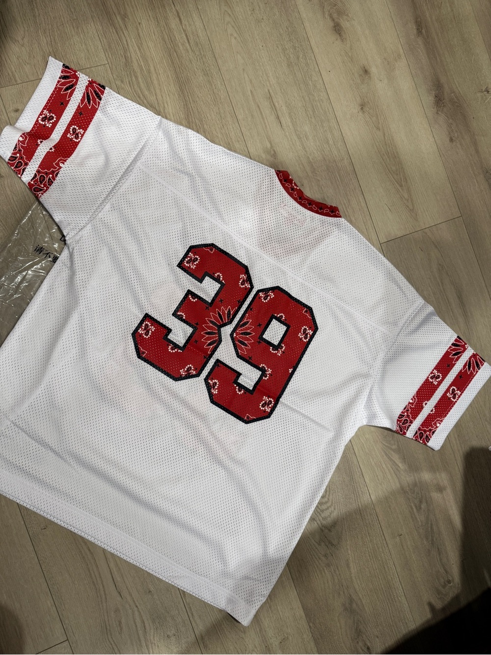 Supreme SS25 Bandana Graphic Logo Football Jersey White Size S-XL - Picture 5 of 9